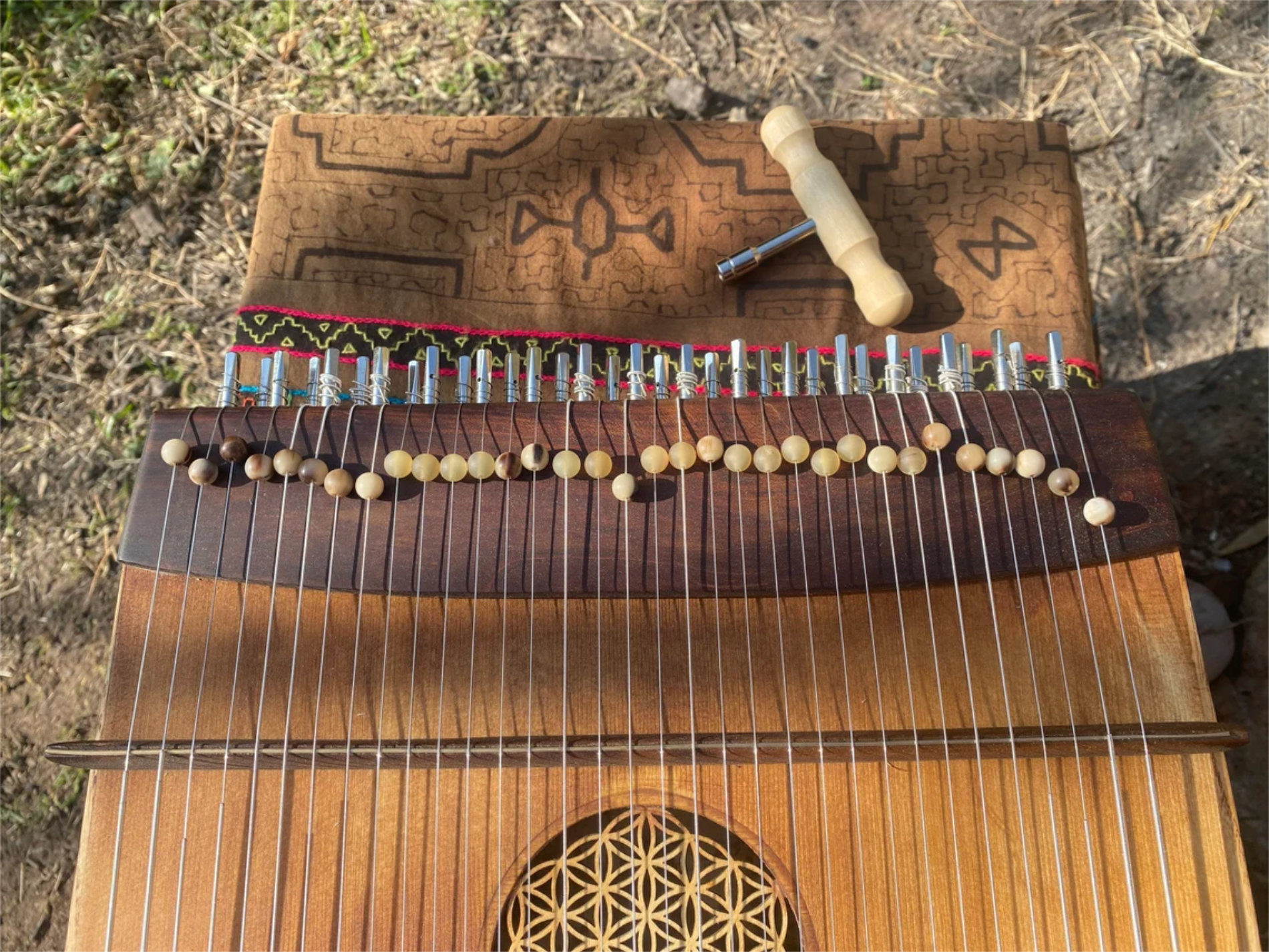 07-Monocorde de sonido Om-06