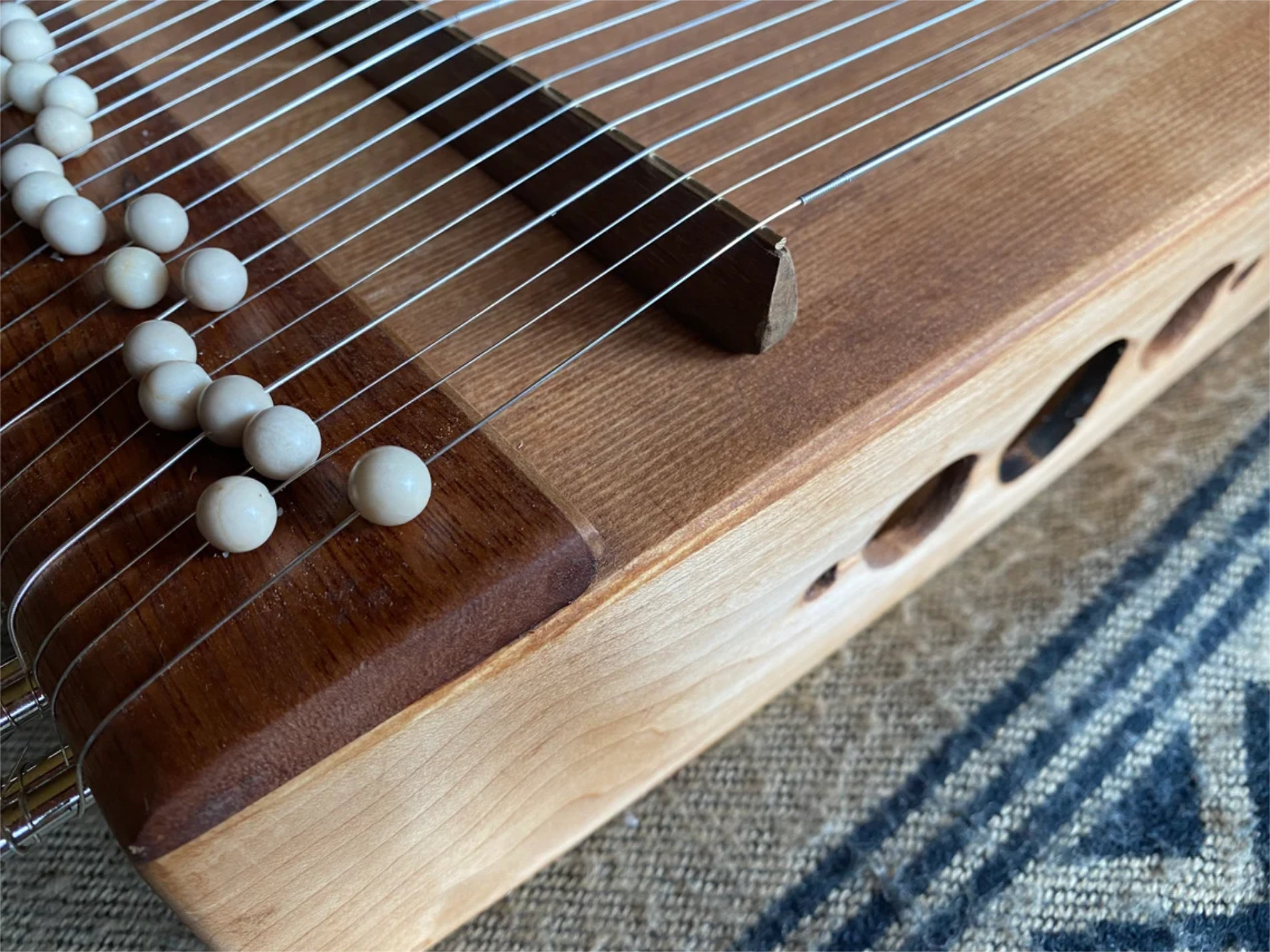 10-Orificio lateral Monocorde Lumnezia-06