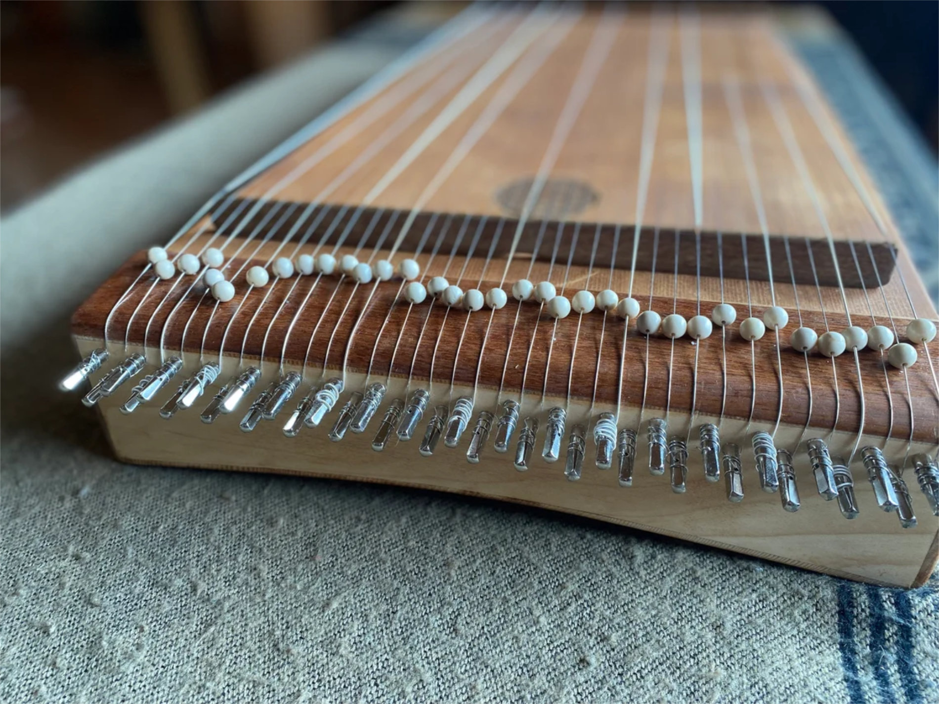 10-Orificio lateral Monocorde Lumnezia-07