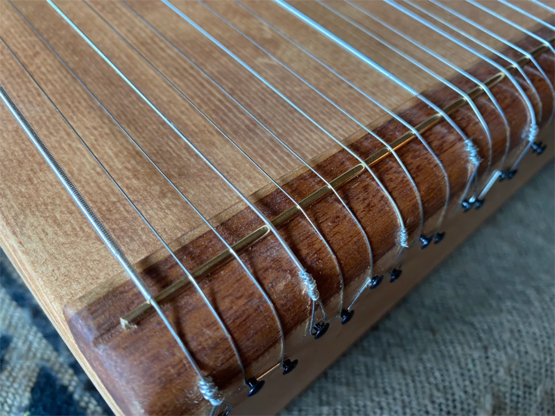 10-Orificio lateral Monocorde Lumnezia-08