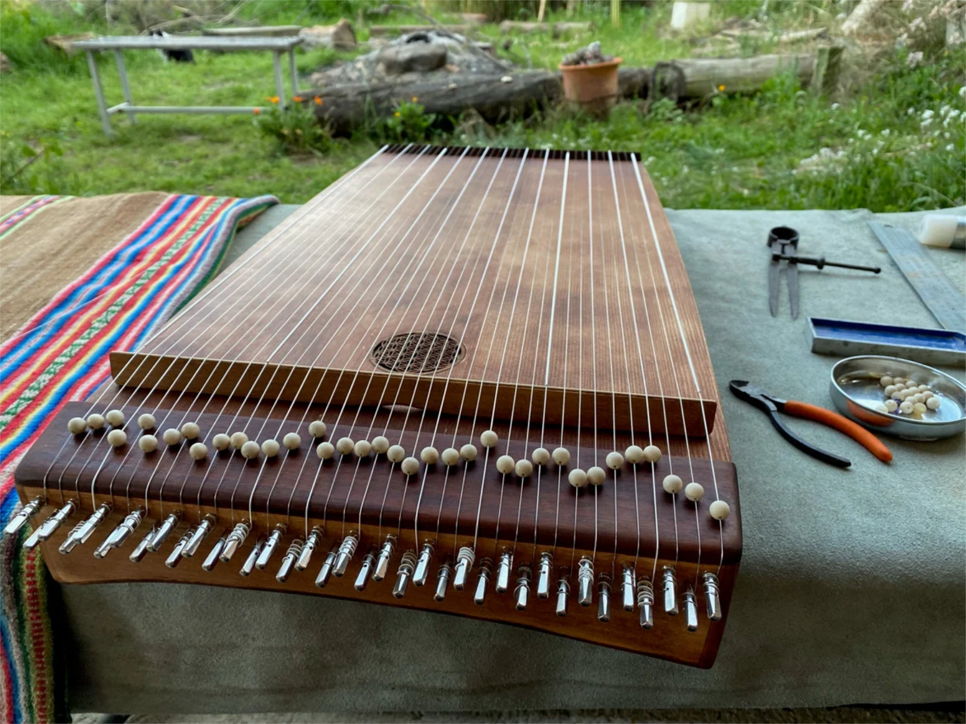 11-Monócordio Val Bavona. Cuerpo de lujo y monocordio de calidad de concierto-07